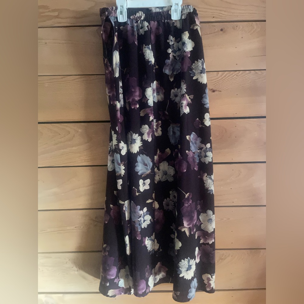 Women’s floral skirt